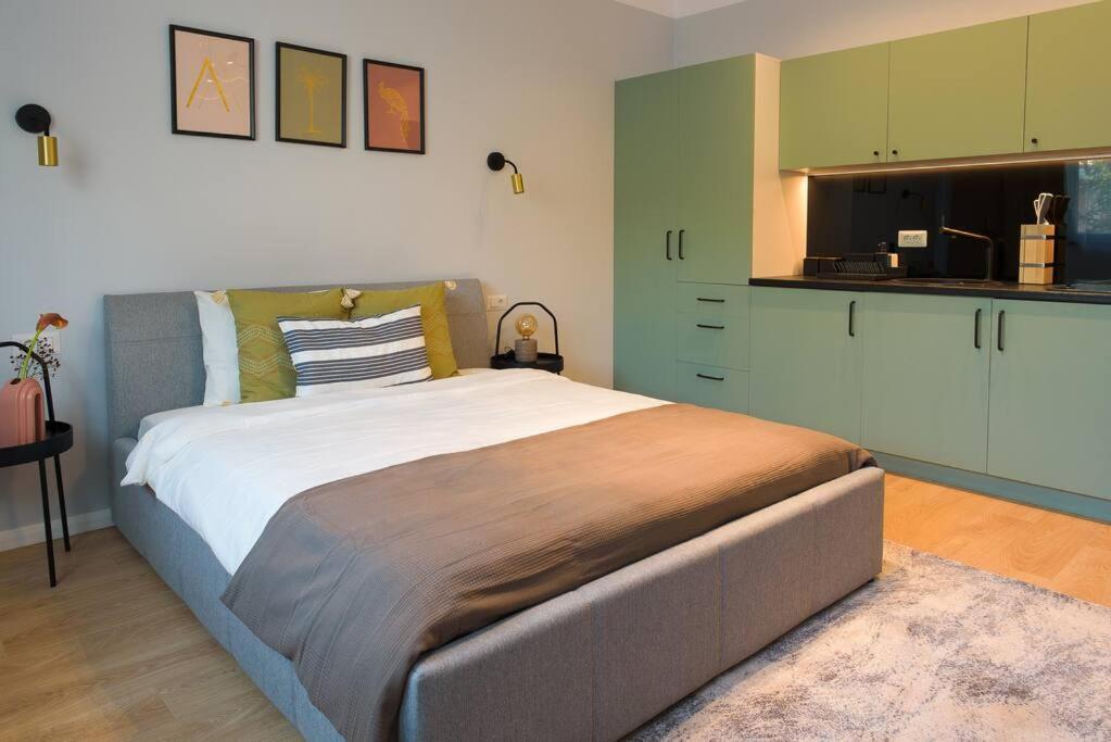 Sunny Studio - Top Location - Green View Balcony Букурещ Екстериор снимка