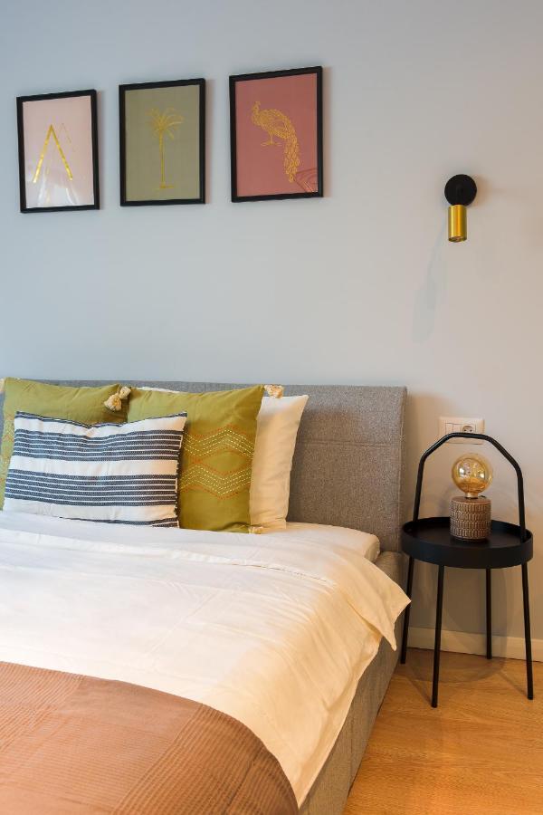 Sunny Studio - Top Location - Green View Balcony Букурещ Екстериор снимка