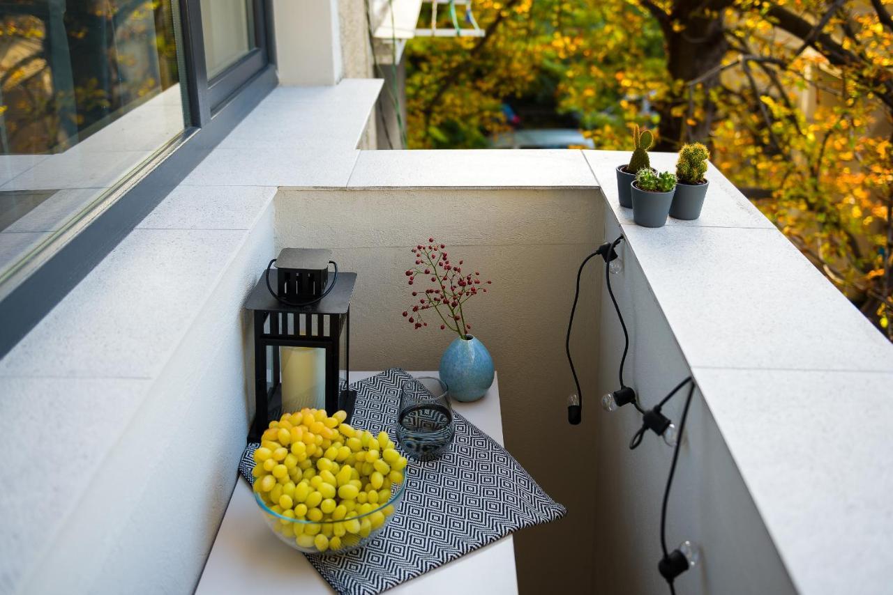 Sunny Studio - Top Location - Green View Balcony Букурещ Екстериор снимка